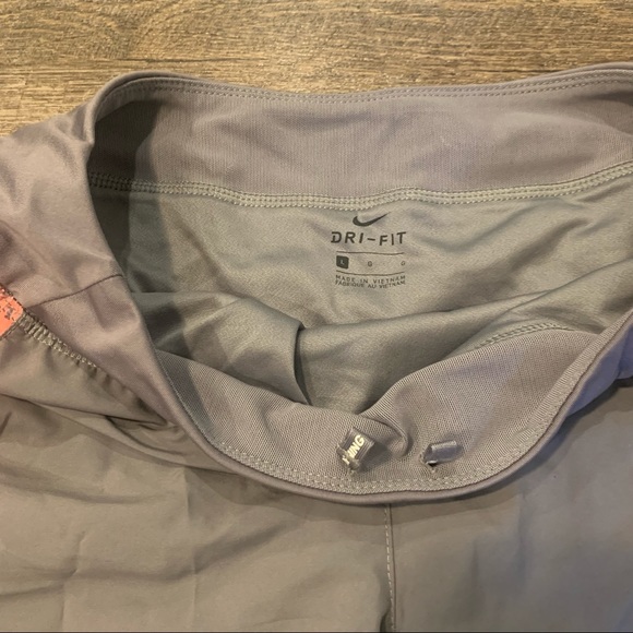 Nike Dri-Fit Running Shorts Youth Large - Picture 4 of 4